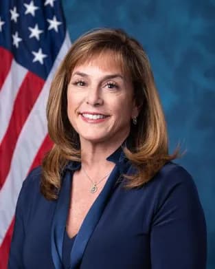 Lisa McClain official portrait
