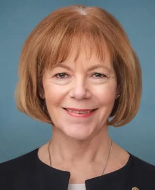 Tina Smith official portrait